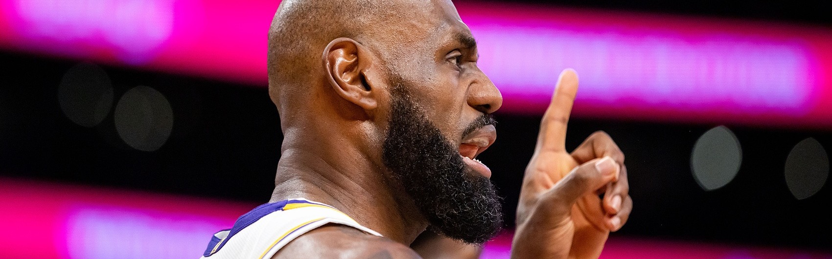 开云注册入口-香波特：若你没按老詹的要求跑位 他会故意传球失误&amp;让教练换下你